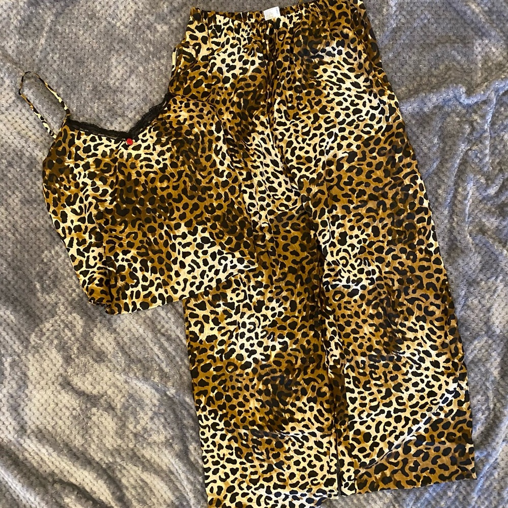 NWOT animal print pajama set